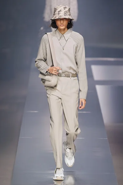 Look 7